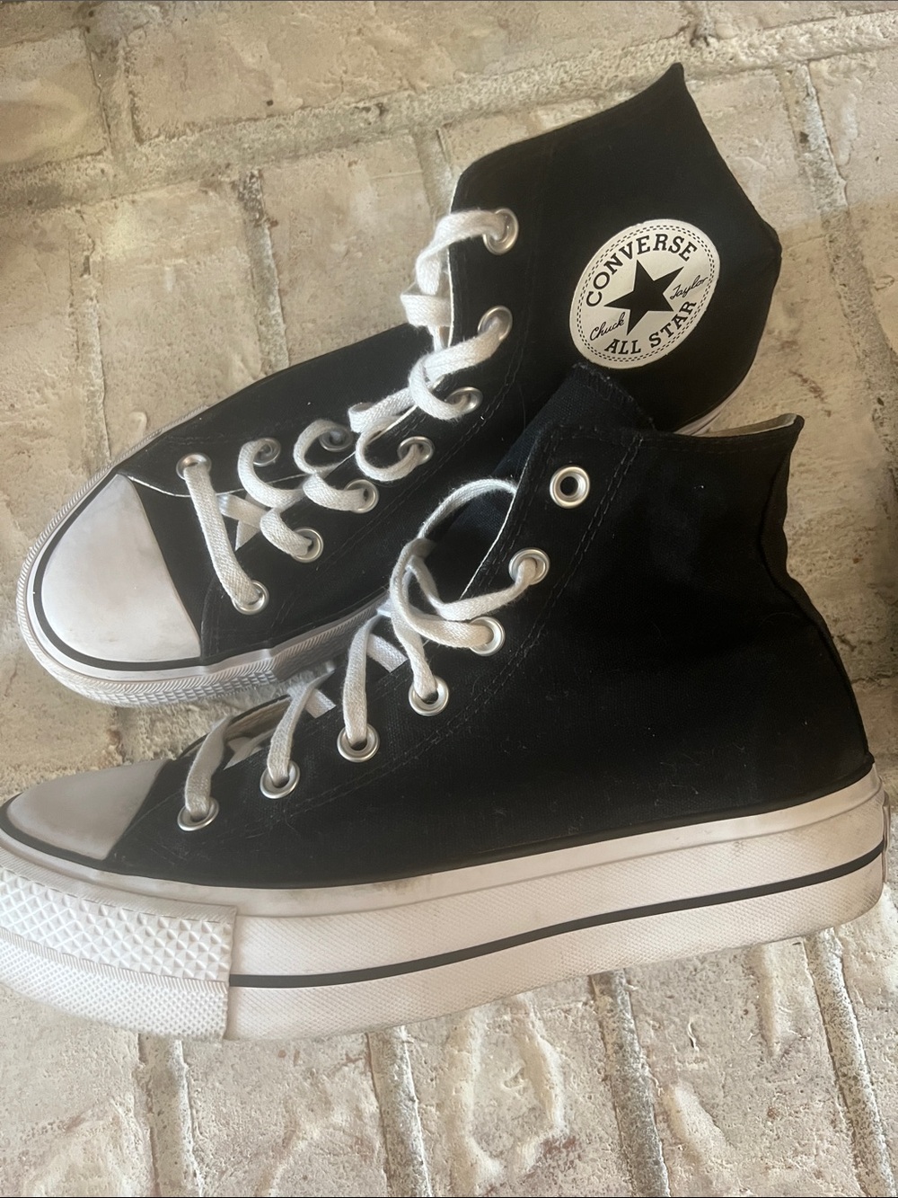 Converse Black & White High-Top Sneakers sz 8